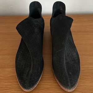 Sam Edelman low booties, perforated black. Size 8